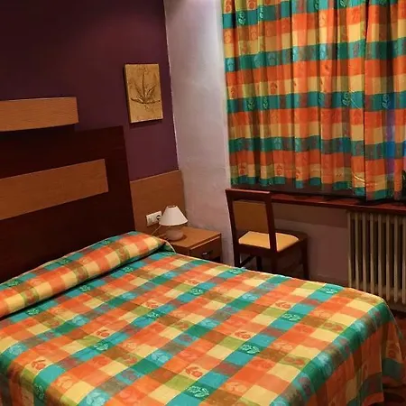 La Fonda Dels Pirineus Hotel Macanet De Cabrenys